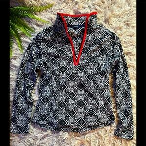 Lands’ End black white red snowflake half zip fleece